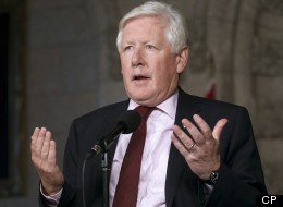 Interim federal Liberal Leader Bob Rae says the party continues to stand behind the Keystone XL oilsands pipeline project. (CP)