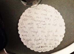 Things got ugly after Elan Gale sent this note to a frustrated passenger during a delayed flight on U.S. Thanksgiving.