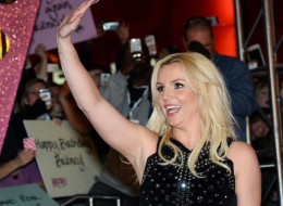 Britney Spears fans spend $2500 for meet-and-greet.