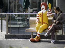 The federal government’s decision to suspend the temporary foreign worker (TFW) program for restaurants has the industry up in arms, with a leading lobby group hinting it could lead to a wave of restaurant closures.