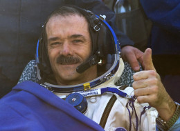 http://i1.huffpost.com/gen/2146994/images/n-CHRIS-HADFIELD-FACTS-large.jpg
