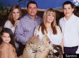 Mayor Of San Juan Baffles Public With Astoundingly Strange Christmas Photo