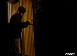 Thieves are posing as carol singers