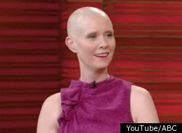 Cynthia Nixon debuts her shaved head on an American chat show