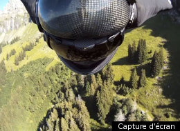 Jeb Corliss fait une chute
