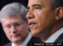 Barack Obama et Stephen Harper. (MANDEL NGAN / AFP)