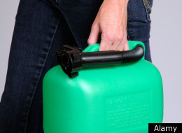 <HH--PHOTO--PETROL--551383--HH>