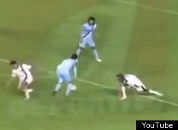 Jhasmani Campos forze a couple defenders en route to an easy goal.