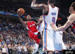 Chris Paul's amazing layup lifted the Clippers past the Thunder.