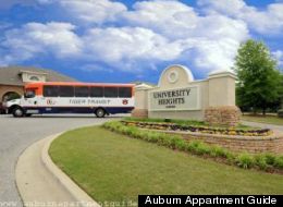 Vue de l'entrée du complexe immobilier de l'Université d'Auburn