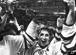 Police are examining videotape as they investigate vandalism to new statues of hockey great Wayne Gretzky in his hometown. (AP)