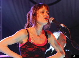Fiona Apple's album received positive reviews.