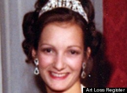 In 2006, Glasgow Airport sold off the Duchess of Argyll's precious lost jewels.