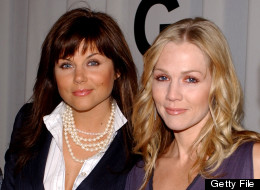 Tiffani Theissen and Jennie Garth, pictured here in 2003, aren't as close as they once were. (Photo by Amanda Edwards/Getty Images)