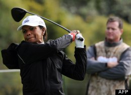 La exsecretaria de Estado de EEUU Condoleezza Rice juega al golf