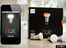 Las bombillas Hue de Philips se conectan a la red WiFi de la casa y pueden controlarse con el celular.