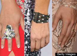 Los accesorios en la alfombra verde de Latin Grammy 2012 desde Las Vegas, Nevada.