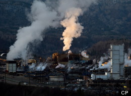 Teck Mining Company's zinc and lead smelting and refining complex in Trail, B.C. contaminated Washington's Columbia River across the border. (Darryl Dyck/Canadian Press)