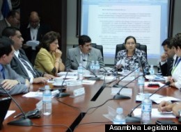 Sesión de la Comisión de Reformas Electorales de la Asamblea Legislativa salvadoreña.